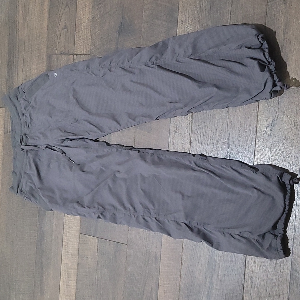 Lululemon size 8 gray dance pants -  lined
